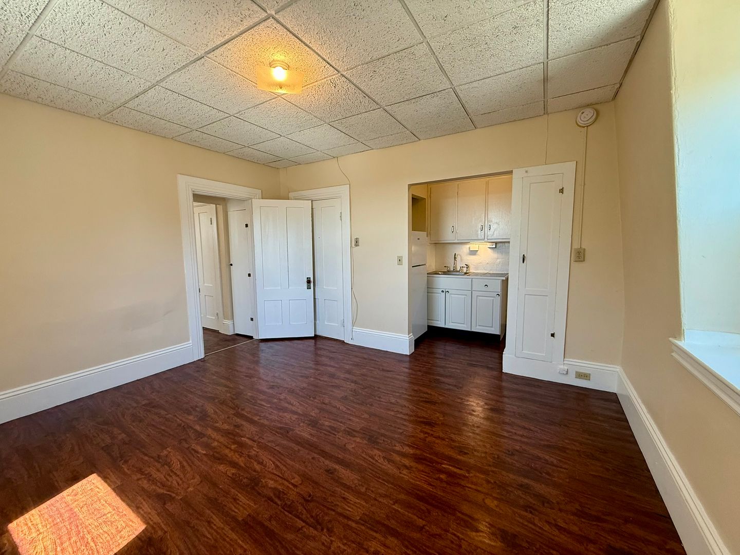 Manchester Apartment: 574 Hall Street - 3F