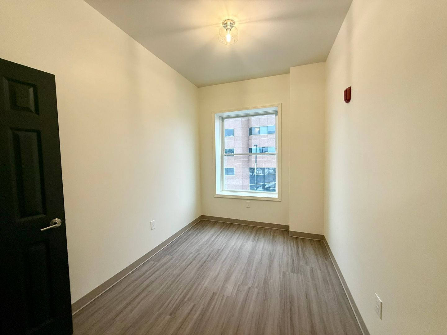 Manchester Apartment: 1138 Elm Street
