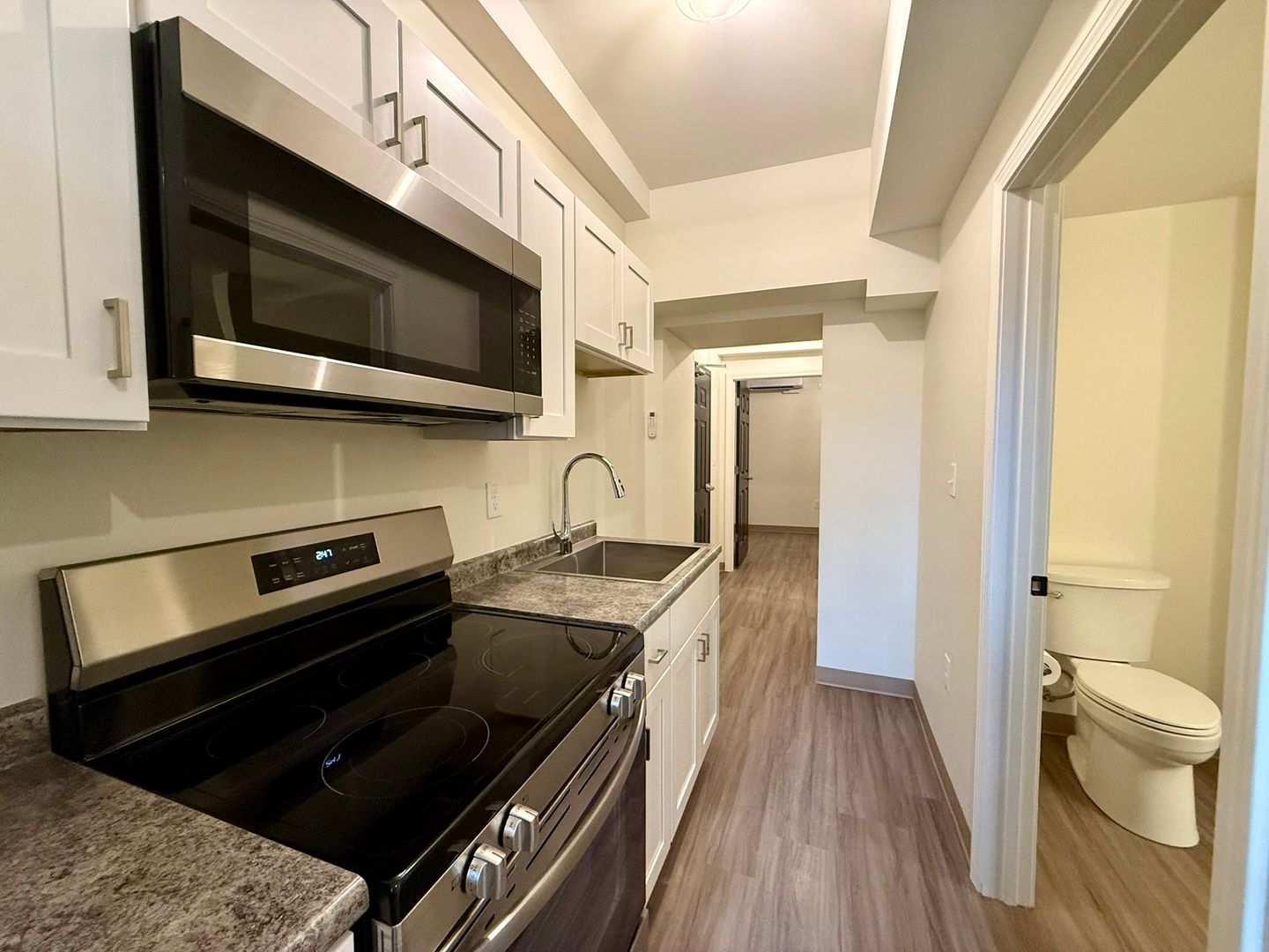 Manchester Apartment: 1138 Elm Street