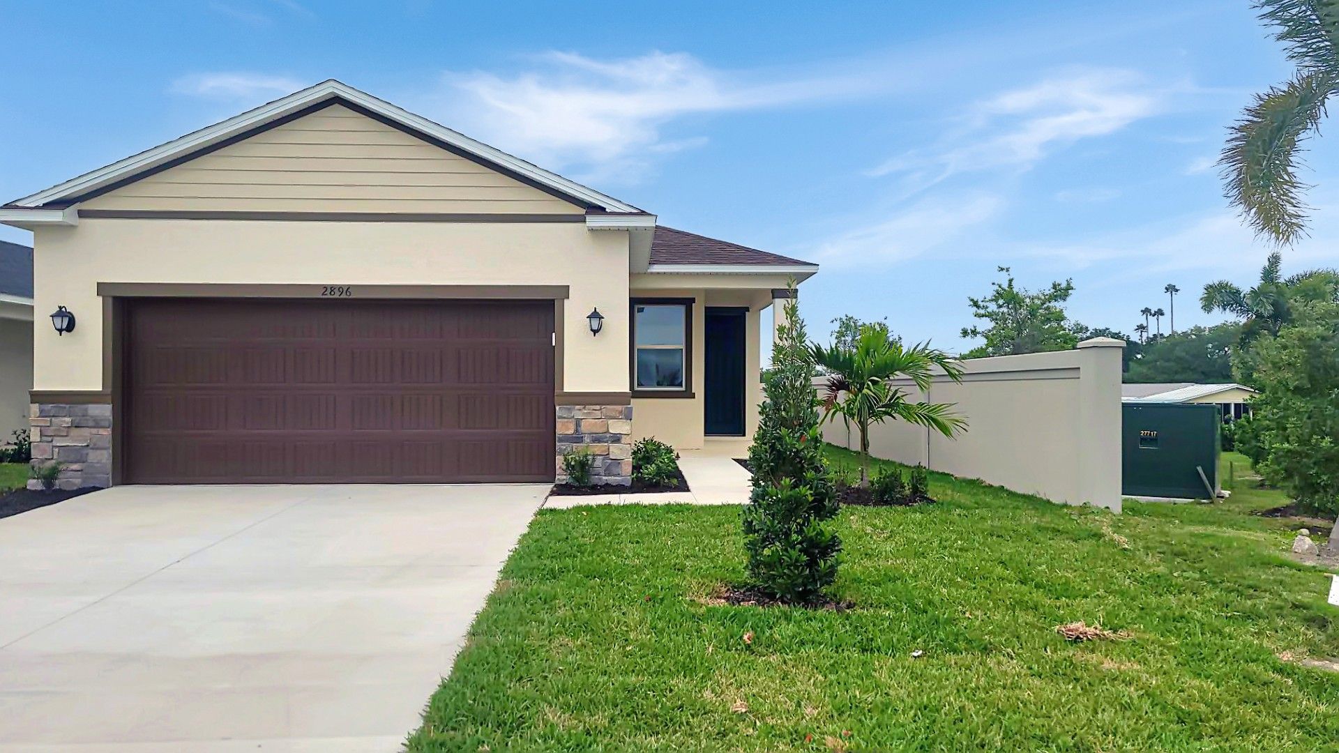 Palmetto House: 2896 89th Street Circle East