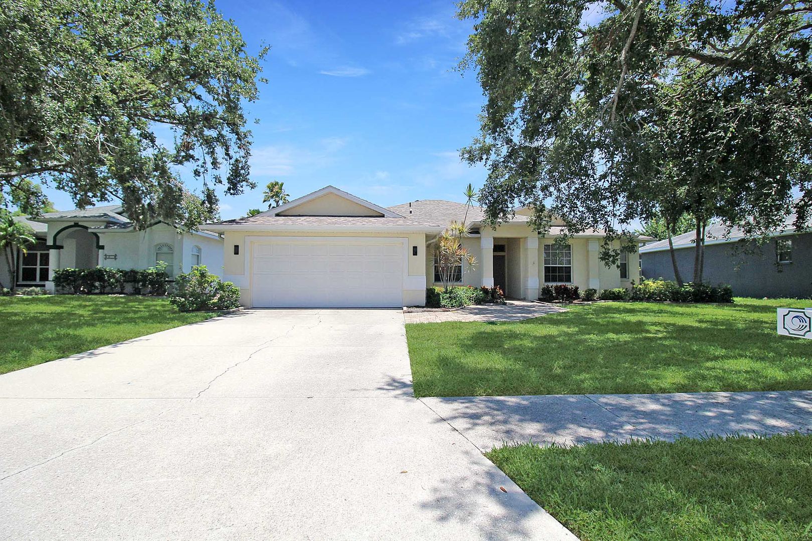 Bradenton House: 4815 77th Street East