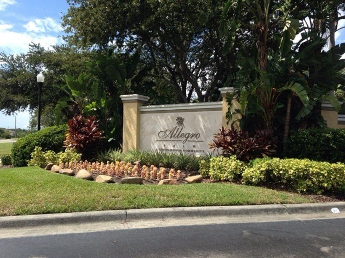 Riverview Condo: 5521 Legacy Crescent Place