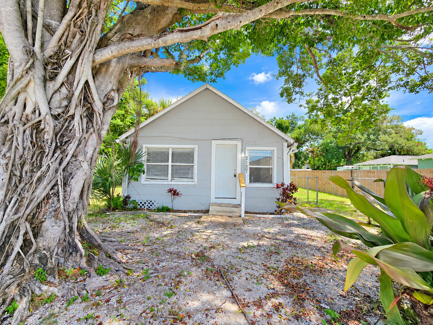 Bradenton Apartment: 2127 13th Street West