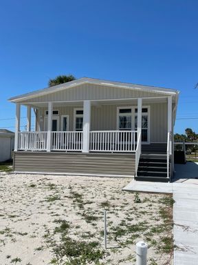 3200 Holly Ave – photo 1