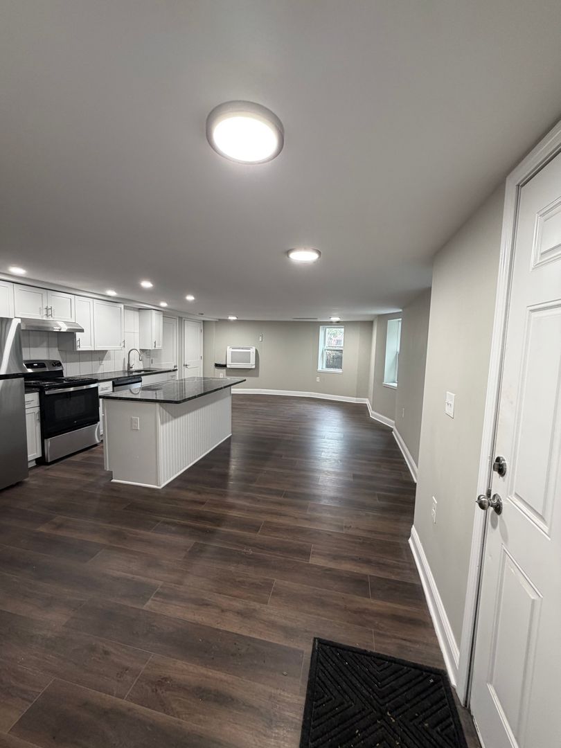 Detroit Apartment: 445 E Grand Blvd.