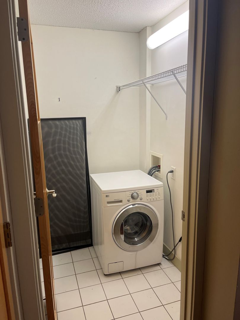 Minneapolis Apartment: 2800 West 44th St