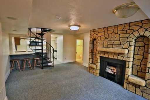 110 W. Gilman #3 – photo 1
