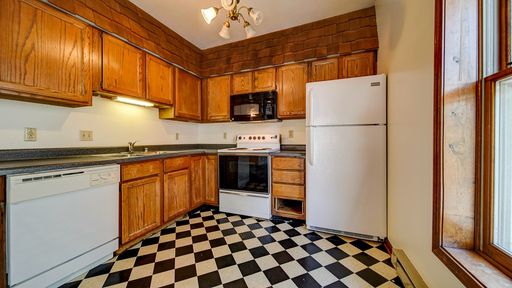 4 Bed 2 Bath Rental at 257-259 Langdon St., Madison, WI – photo 1