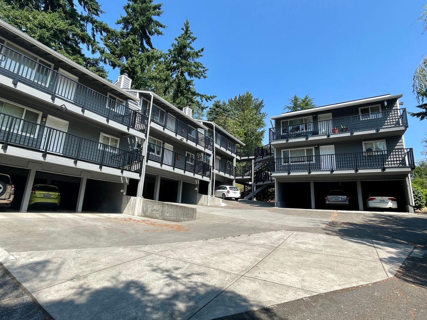 Bellingham Apartment: 2000 Knox Ave.