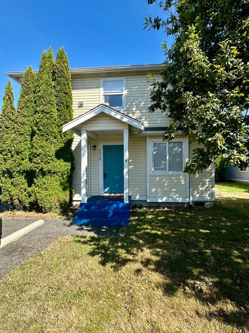 Bellingham Apartment: 2304 - 2318 Xenia St.