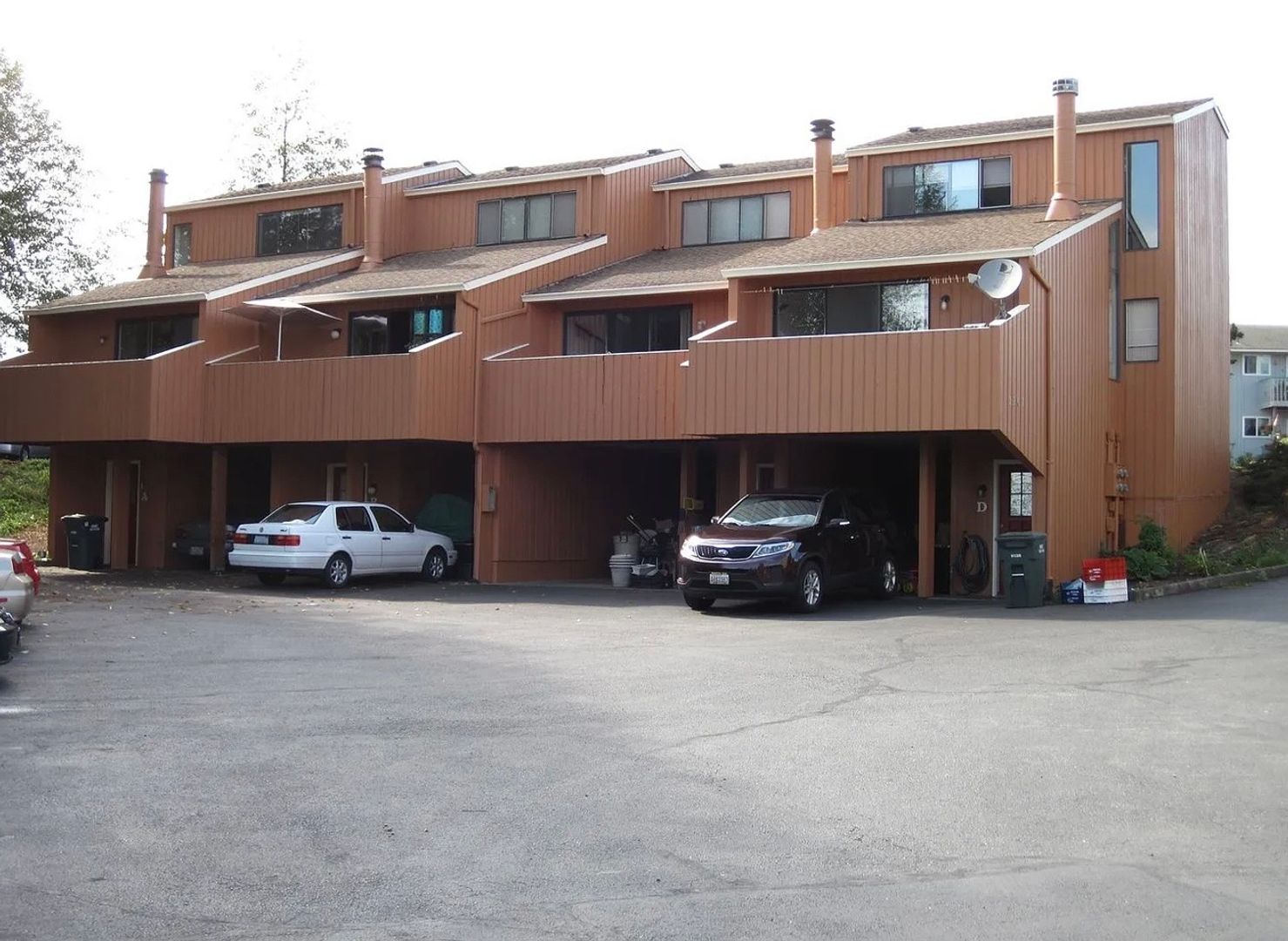 Ferndale Apartment: 2161 Eastview Pl.