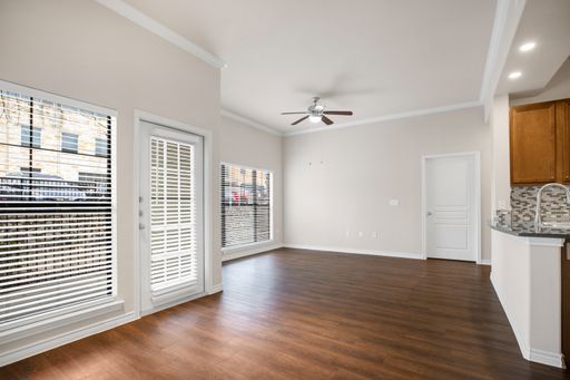 B2 Armani (1141 sqft) – photo 1