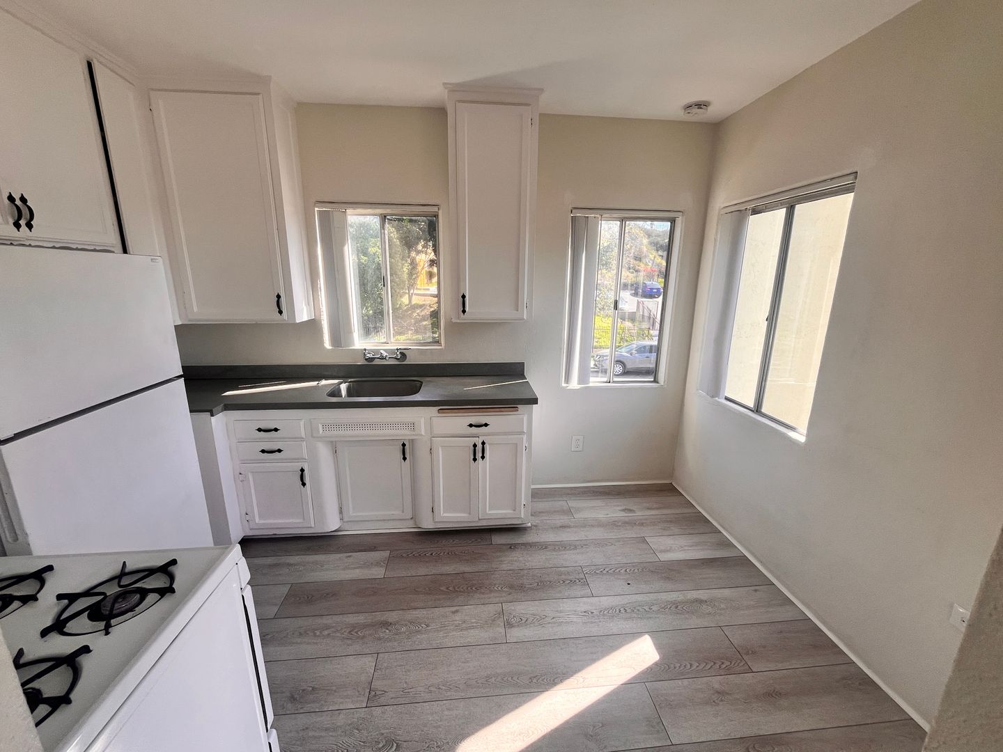 5011-5015 Auburn Dr.