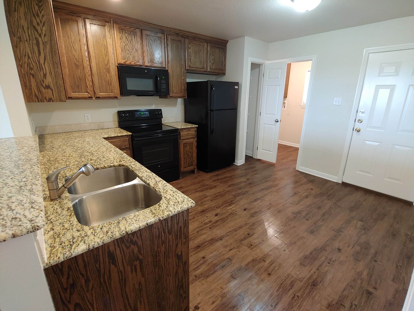 Waco House: 228 Karem Circle