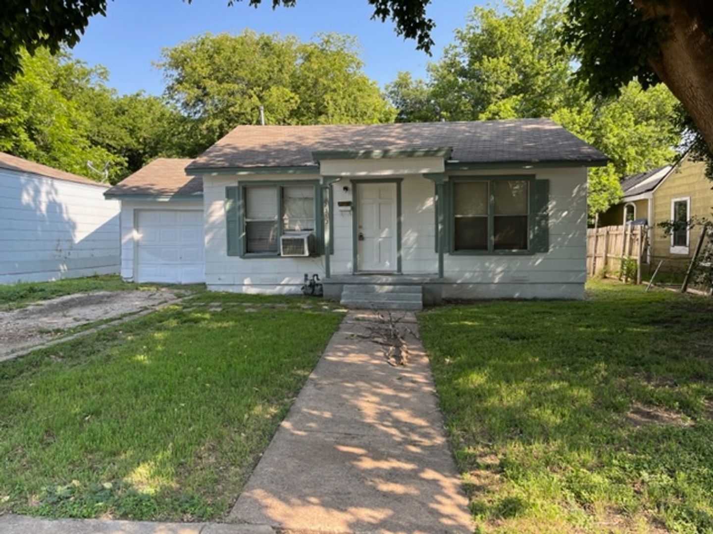 Waco House: 2313 Mitchell Ave