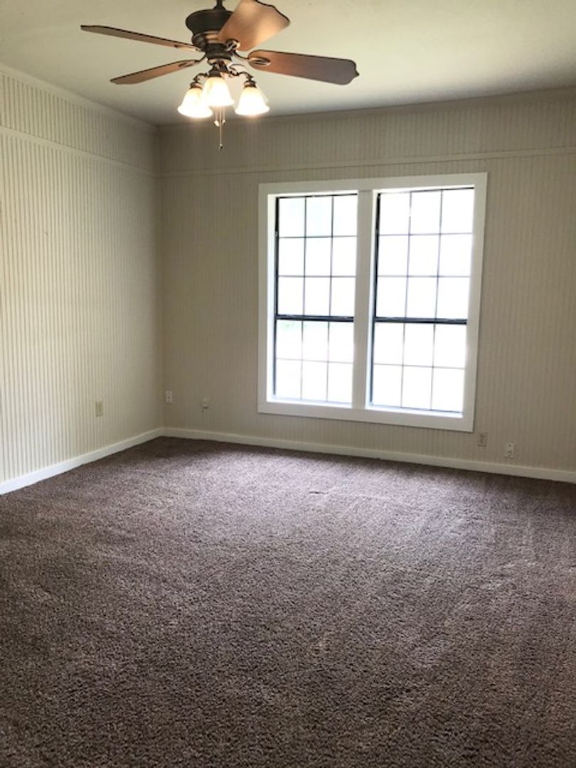 Moody House: 1004 Ave F