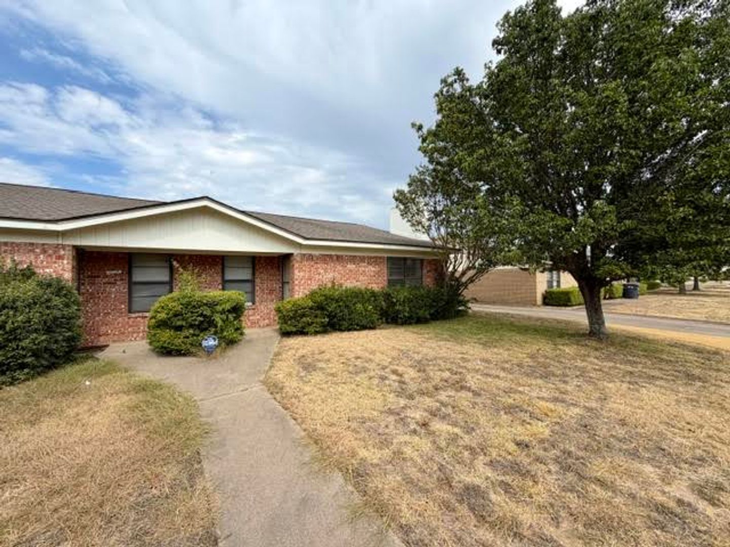 Waco House: 1410 Chapel Creek Rd
