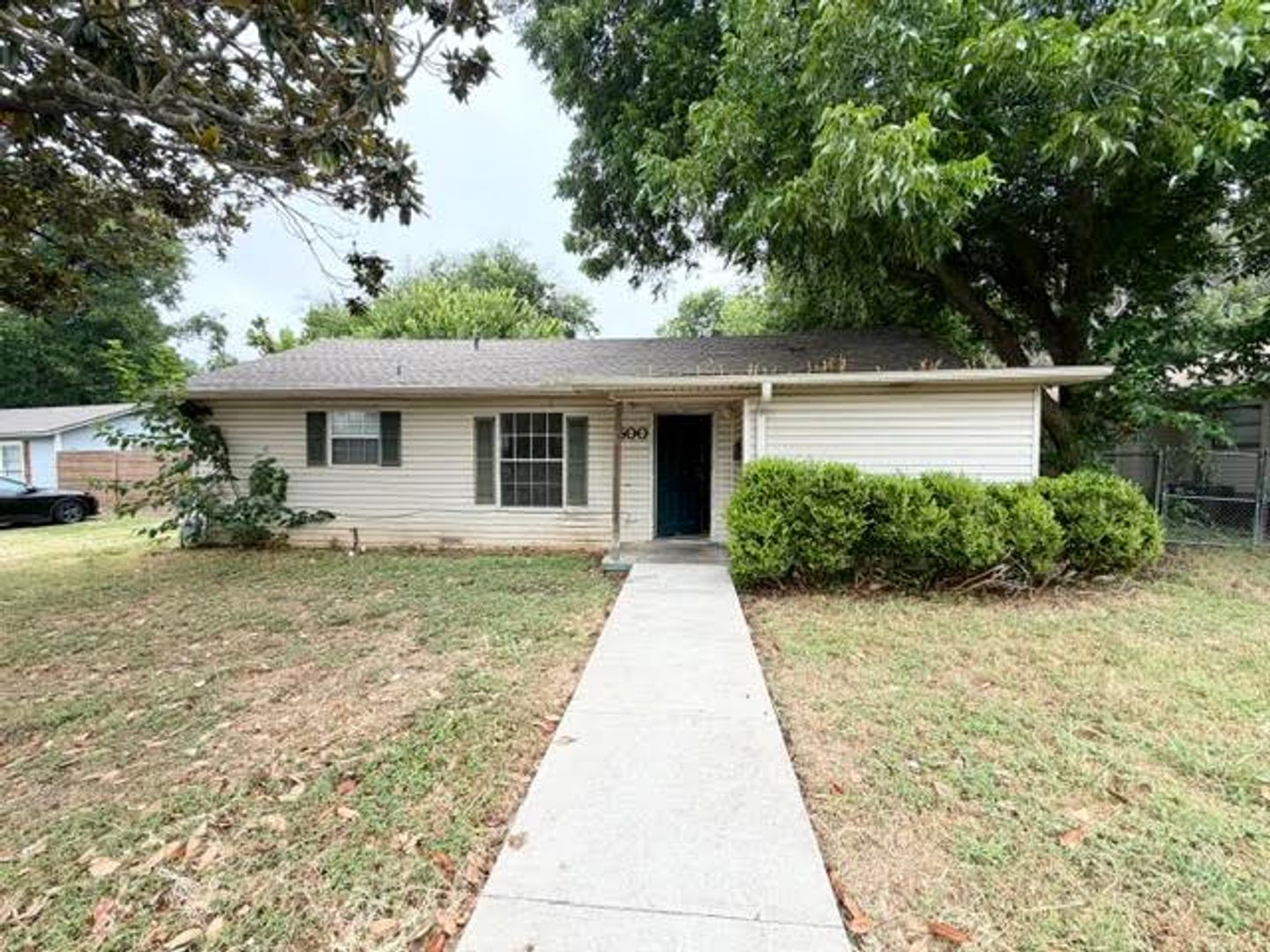Waco House: 600 Camp Dr
