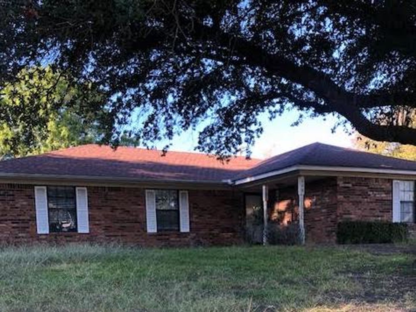 Hewitt House: 608 Crestwood Dr.