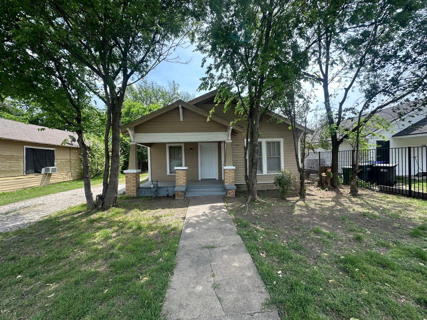 Waco House: 2112 McKenzie Ave