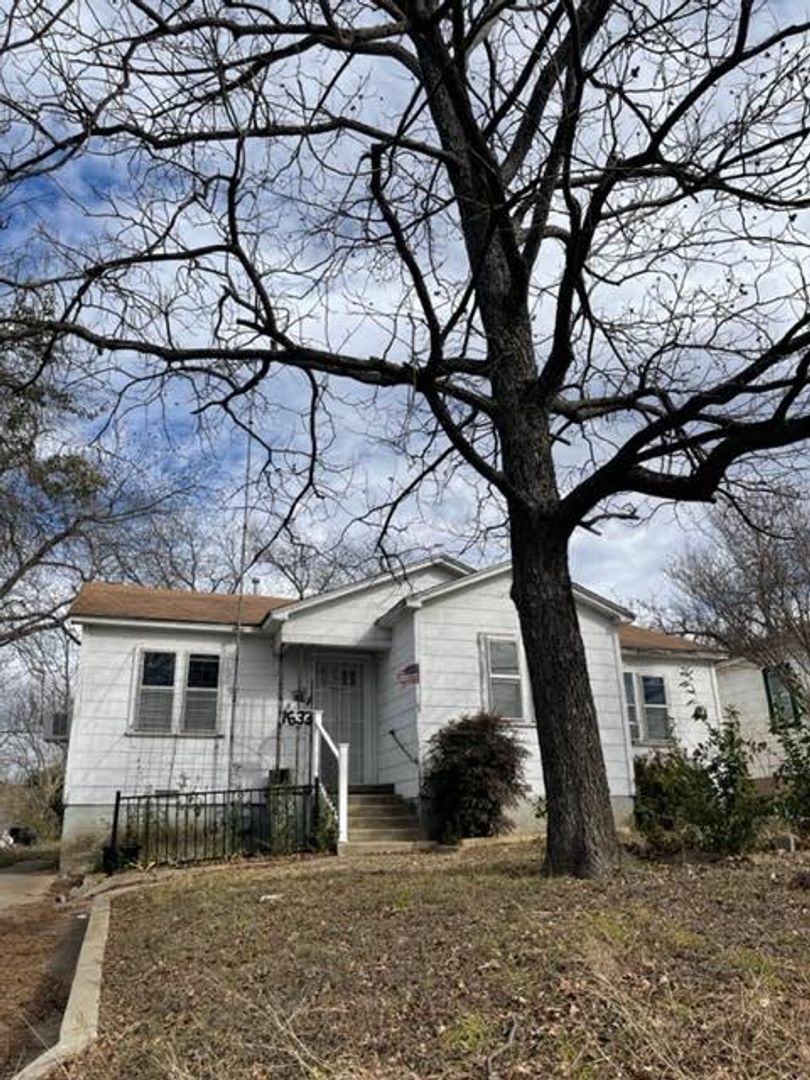 Waco House: 1633 N 18th St
