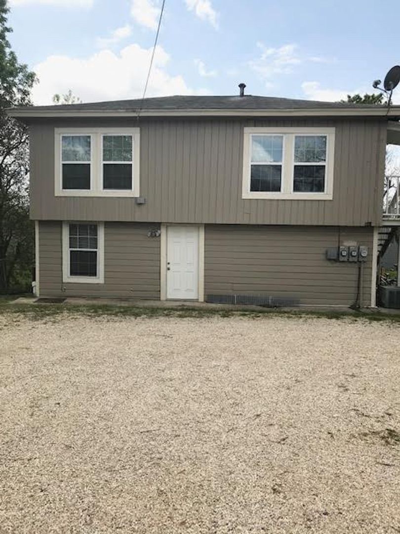 Waco Apartment: 608 La Clede St