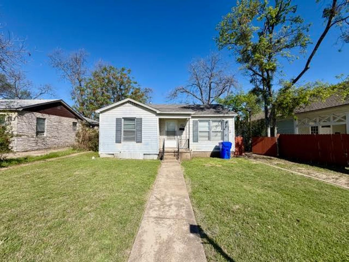Waco House: 3809 Homan Ave