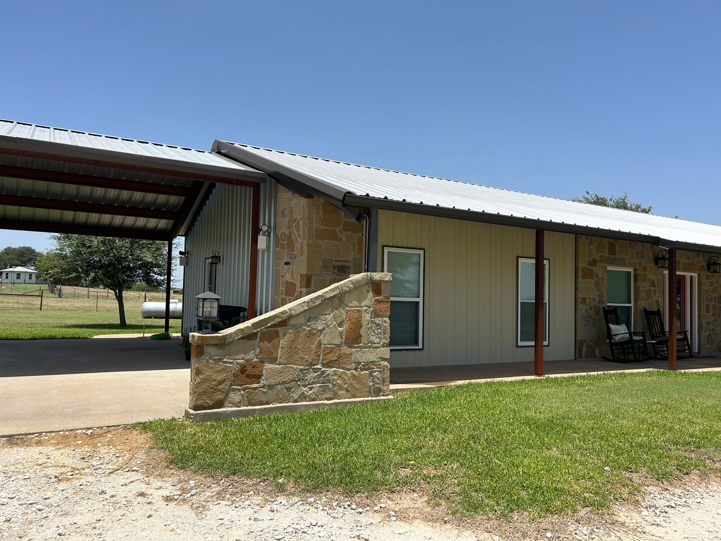 Crawford House: 735 Twin Bends Rd.