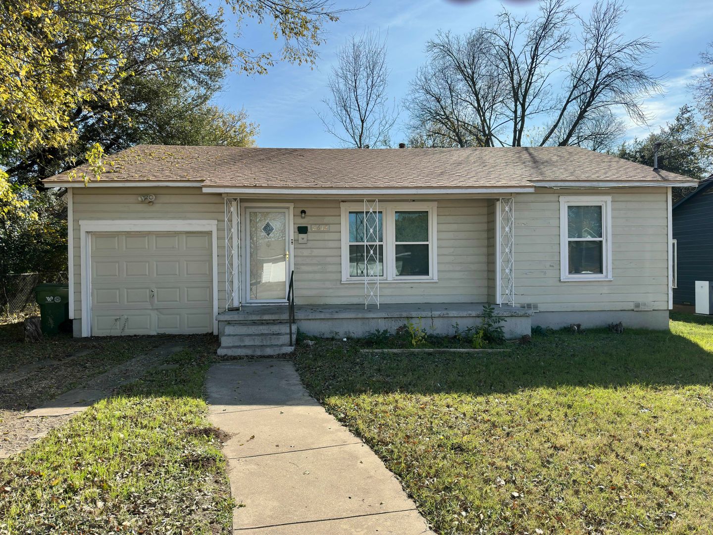 Waco House: 2612 Alice Ave.