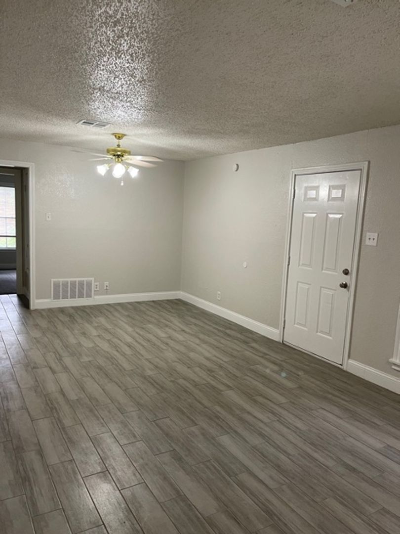 Gatesville Apartment: 120 N. 26th St