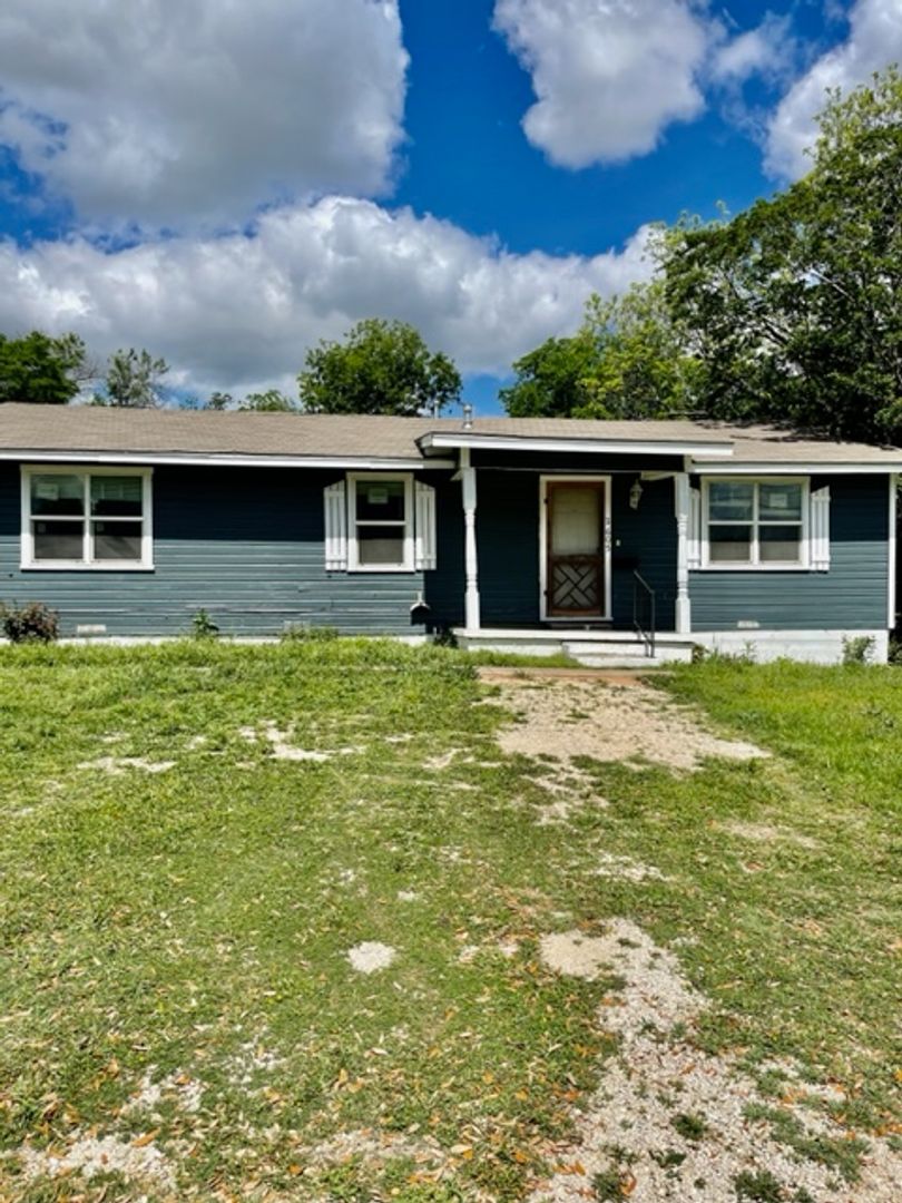 Waco House: 2605 Speight Ave.