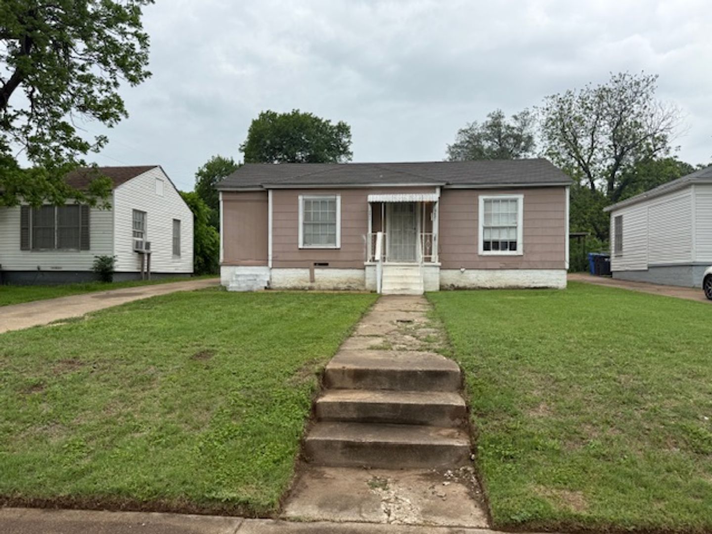 Waco House: 2621 Windsor Ave