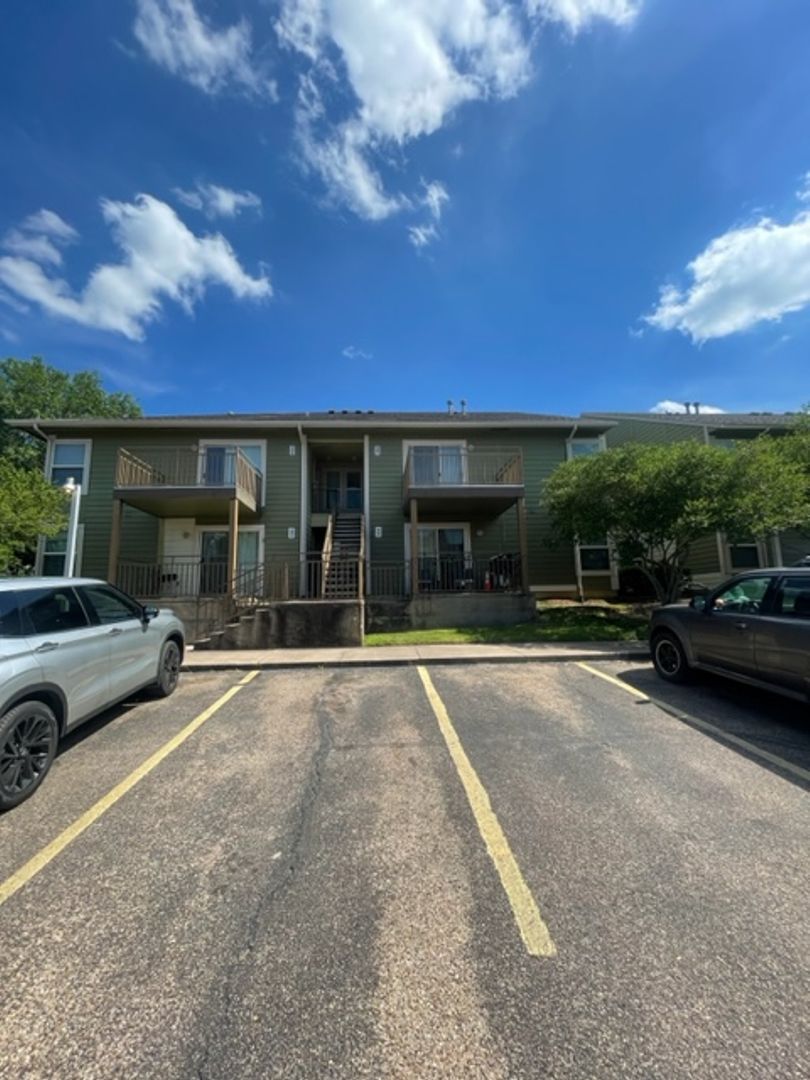 Waco House: 1500 Lake Shore Dr.