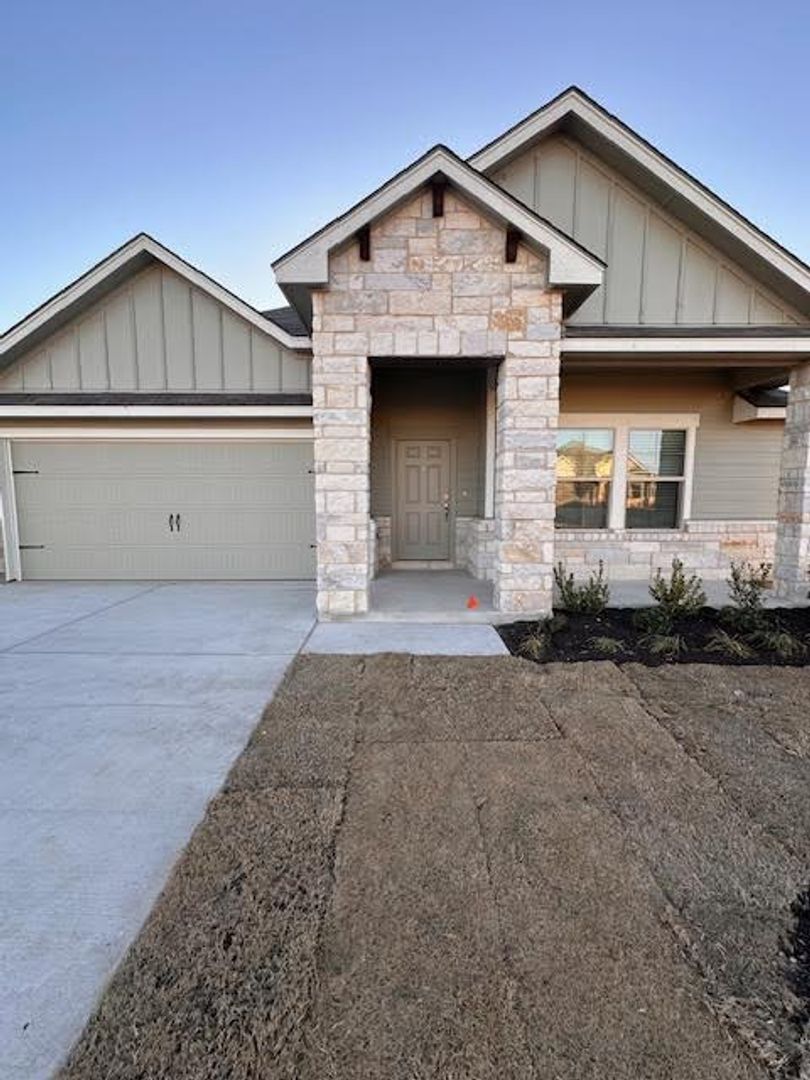 China Spring House: 10908 Worthington St