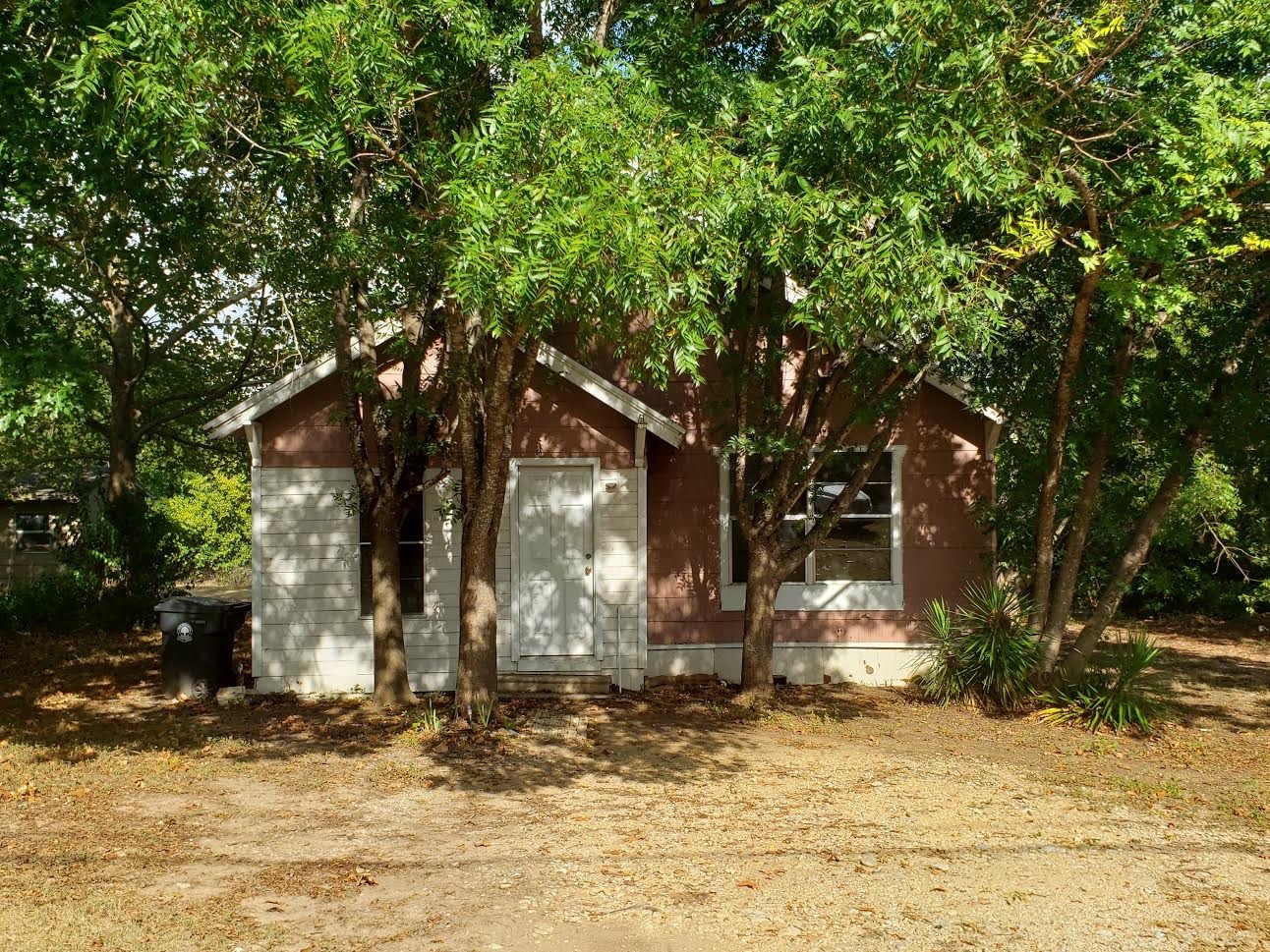 Lorena House: 1107 S Old Temple Rd