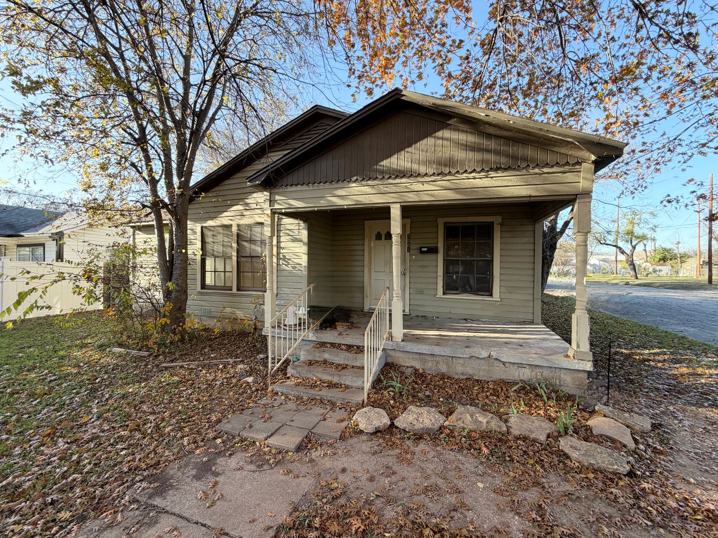 Waco House: 3001 Colonial Ave