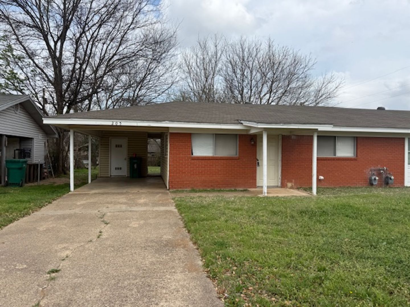 Waco House: 205 Shirley Dr