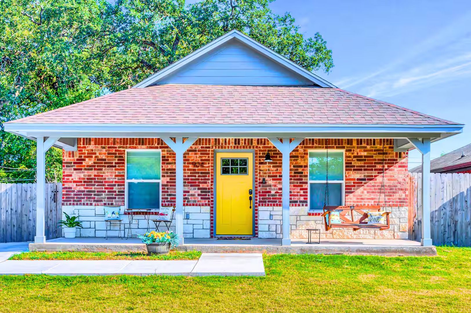 Waco House: 904 Brown Ave