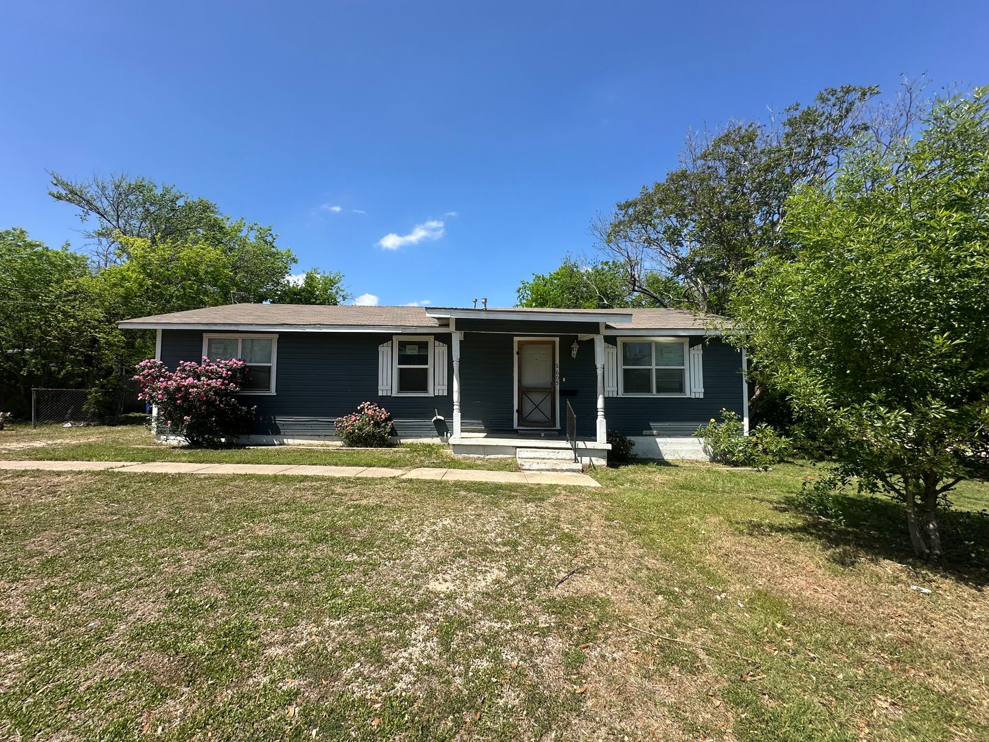 Waco House: 2605 Speight Ave.