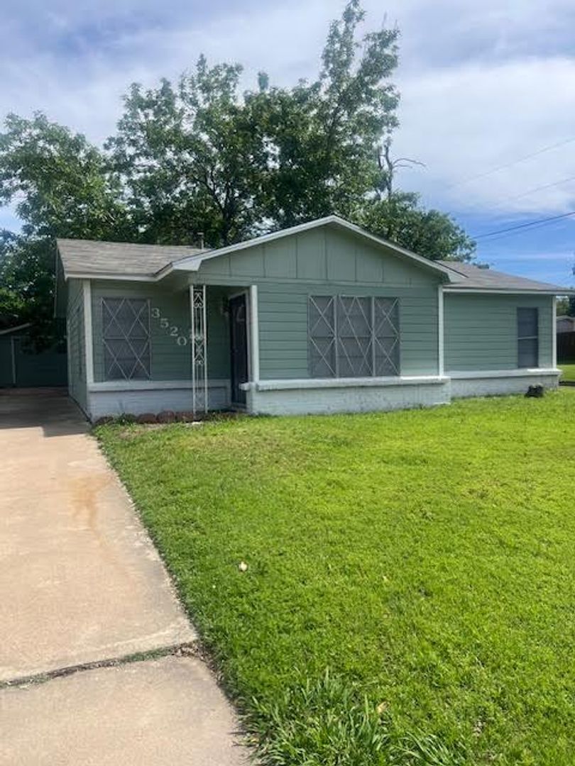 Waco House: 3520 Pine Ave