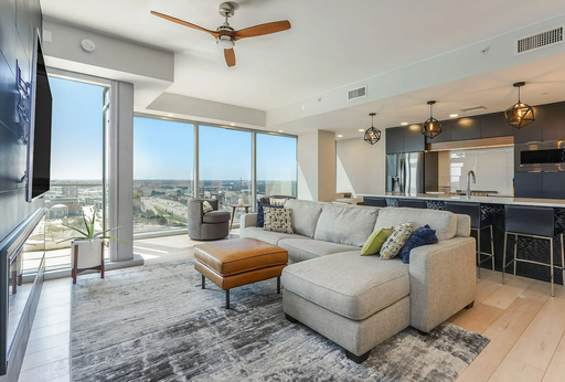 #1502 - Stunning One Bedroom 2 Bath Condo at Riverhouse – photo 1