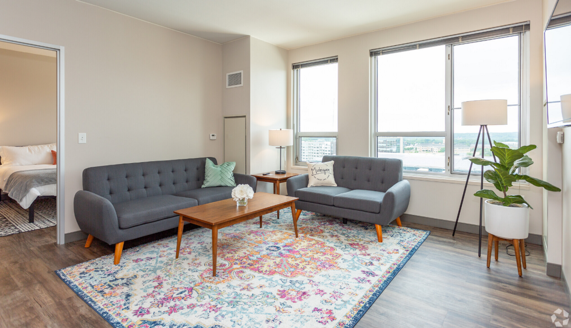 Grand Rapids Apartment: 10 Commerce Ave SW