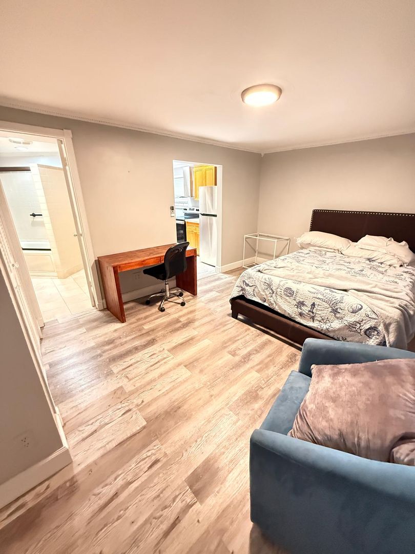 Wilton Manors Apartment: 57 Northeast 24th Street