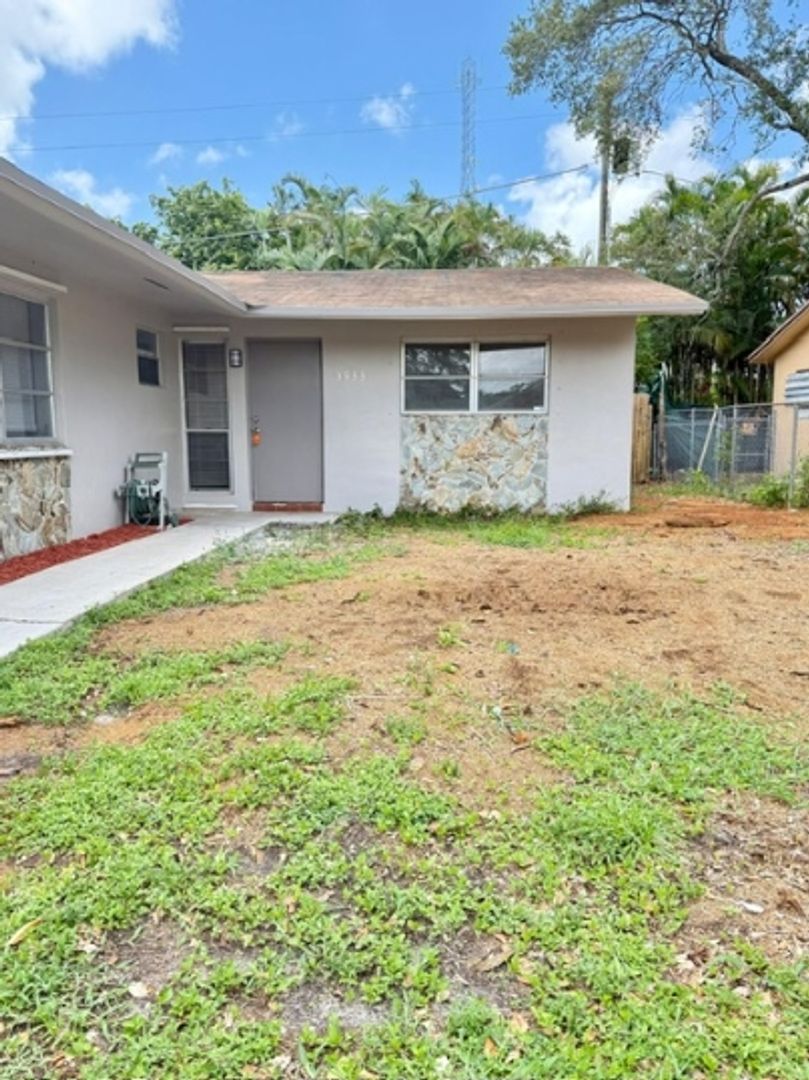 DANIA Apartment: 3931 SW 51 St