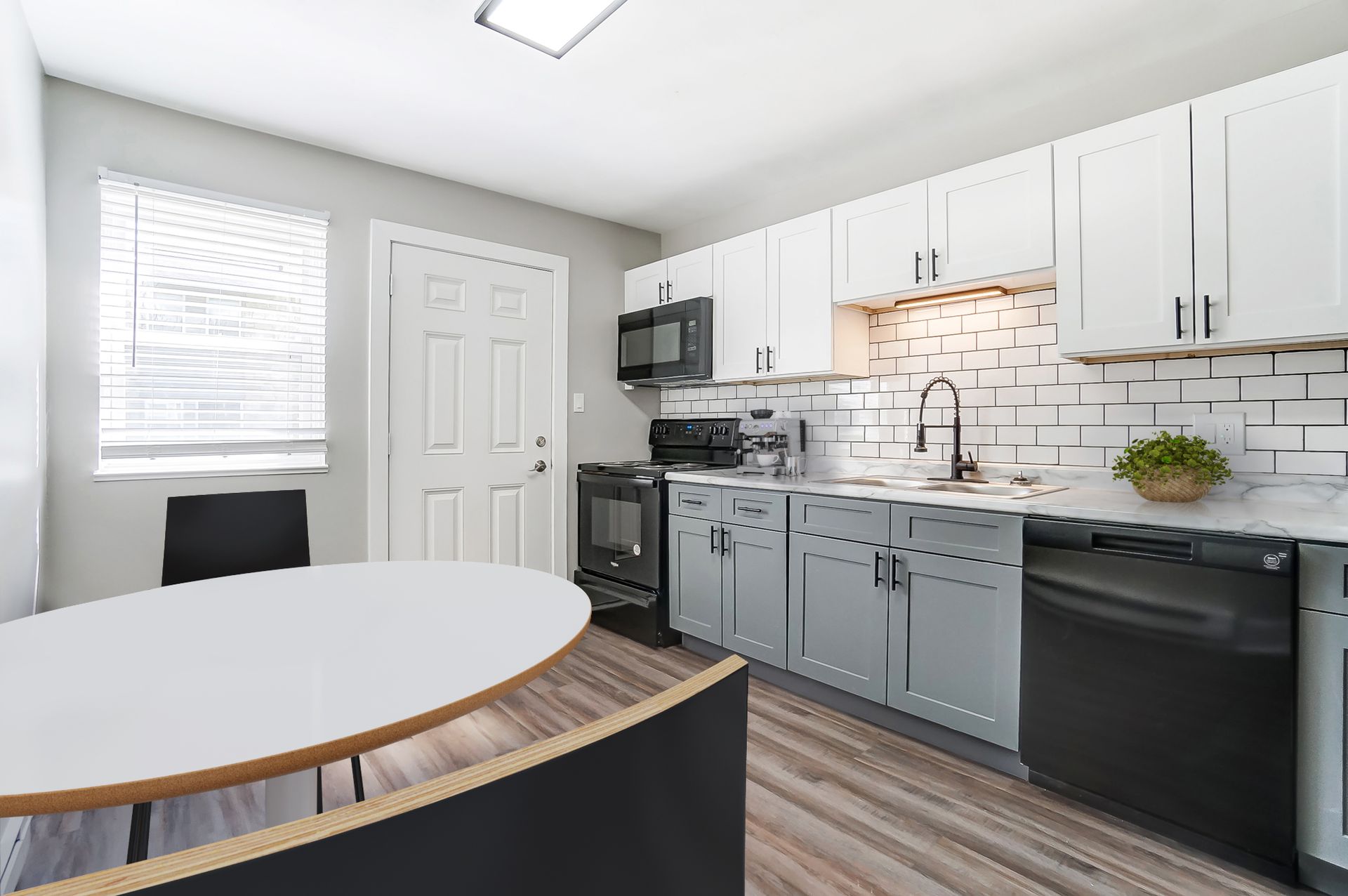 Fort Wayne Apartment: 7214 Hickory Creek Drive