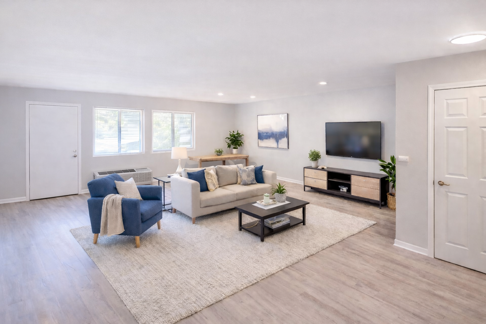 Fort Wayne Apartment: 2020 Hobson Rd