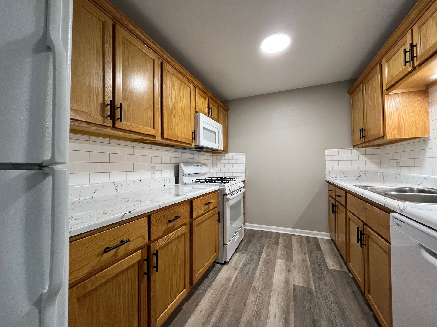 Fort Wayne Apartment: 2020 Hobson Rd