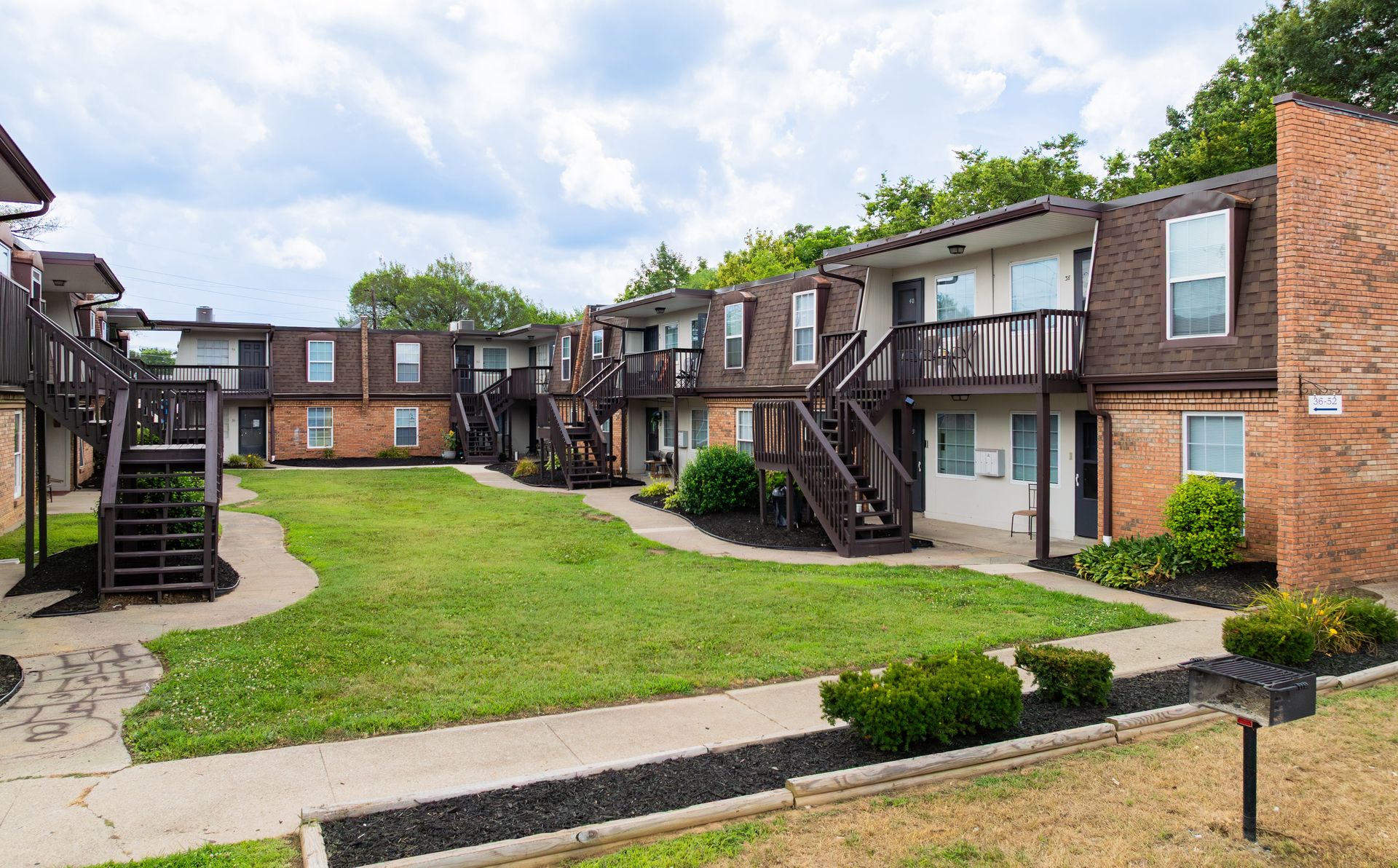 Louisville Apartment: 3700 Chateau Ln
