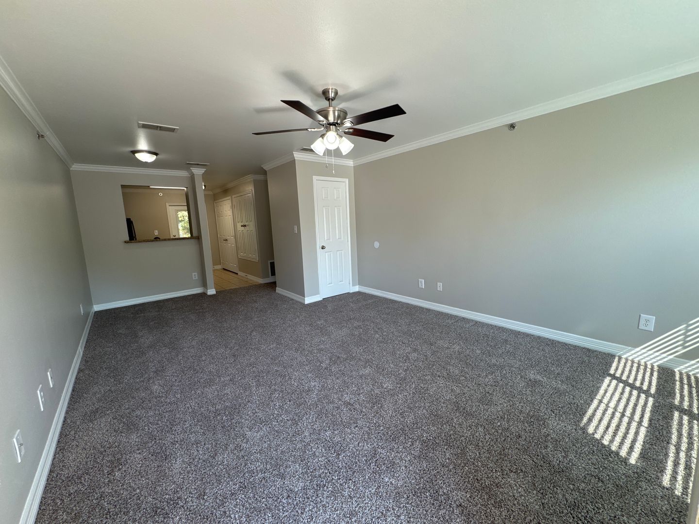 Longview Apartment: 113 Magnolia Lane