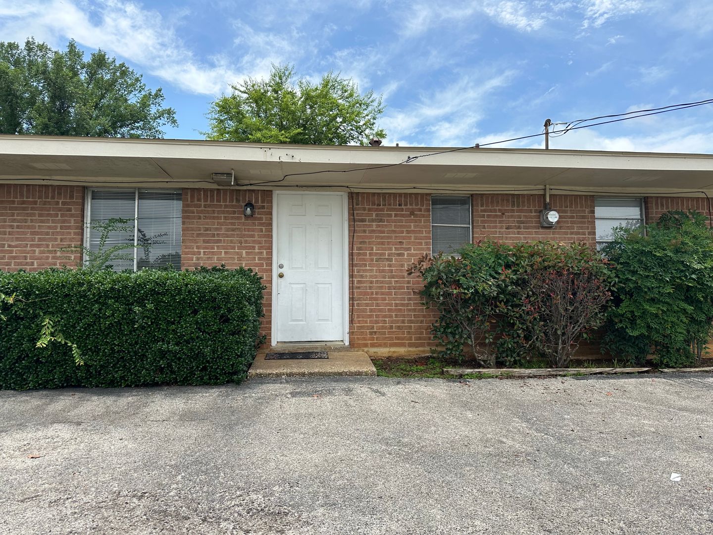 Whitehouse Townhome: 210 Memory Ln